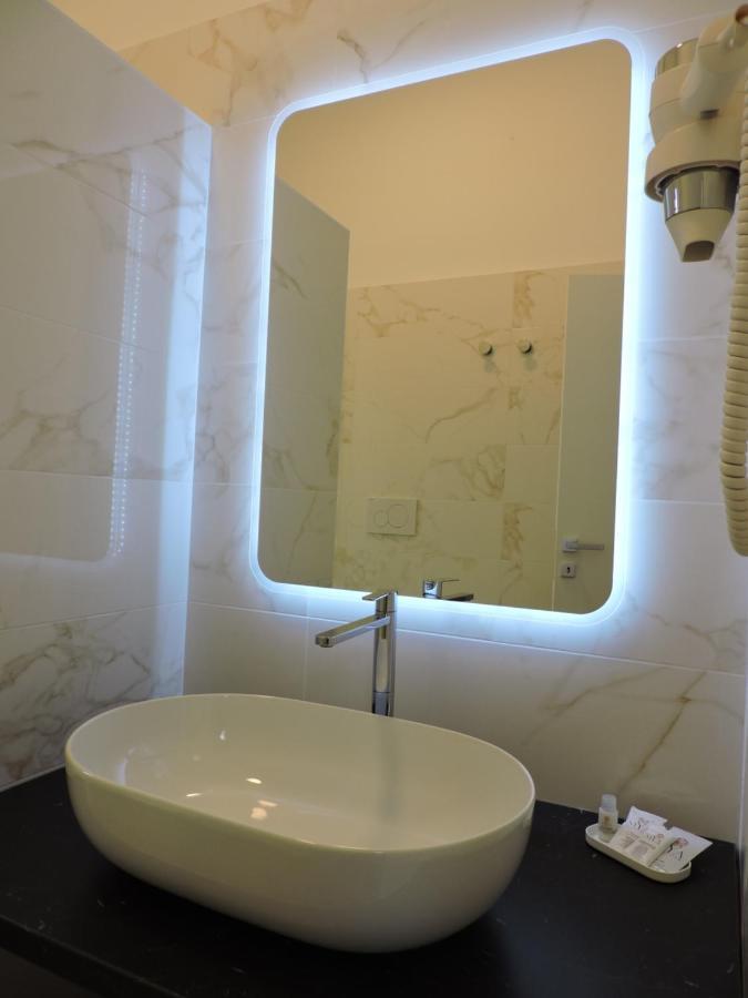 Garibaldi 52 Exclusive Apartments Bari Buitenkant foto